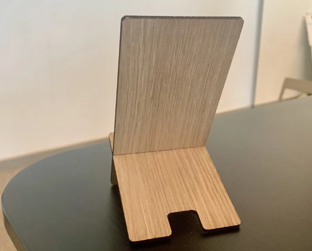 Supporto telefono in legno di faggio